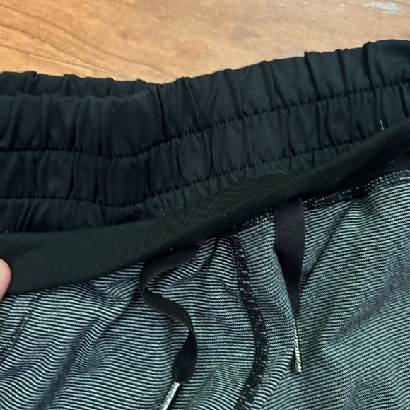 Lululemon Shorts with Pockets - Picture 2 of 4